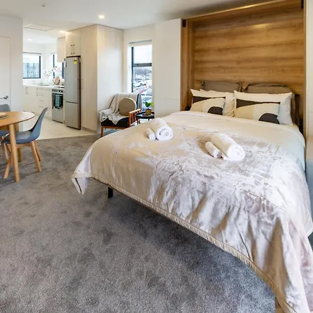 Luxurious Studio Prime Location City Centre